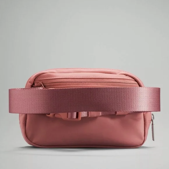 Lululemon Pale Pink Everywhere Belt Bag, NWT - Picture 7 of 9